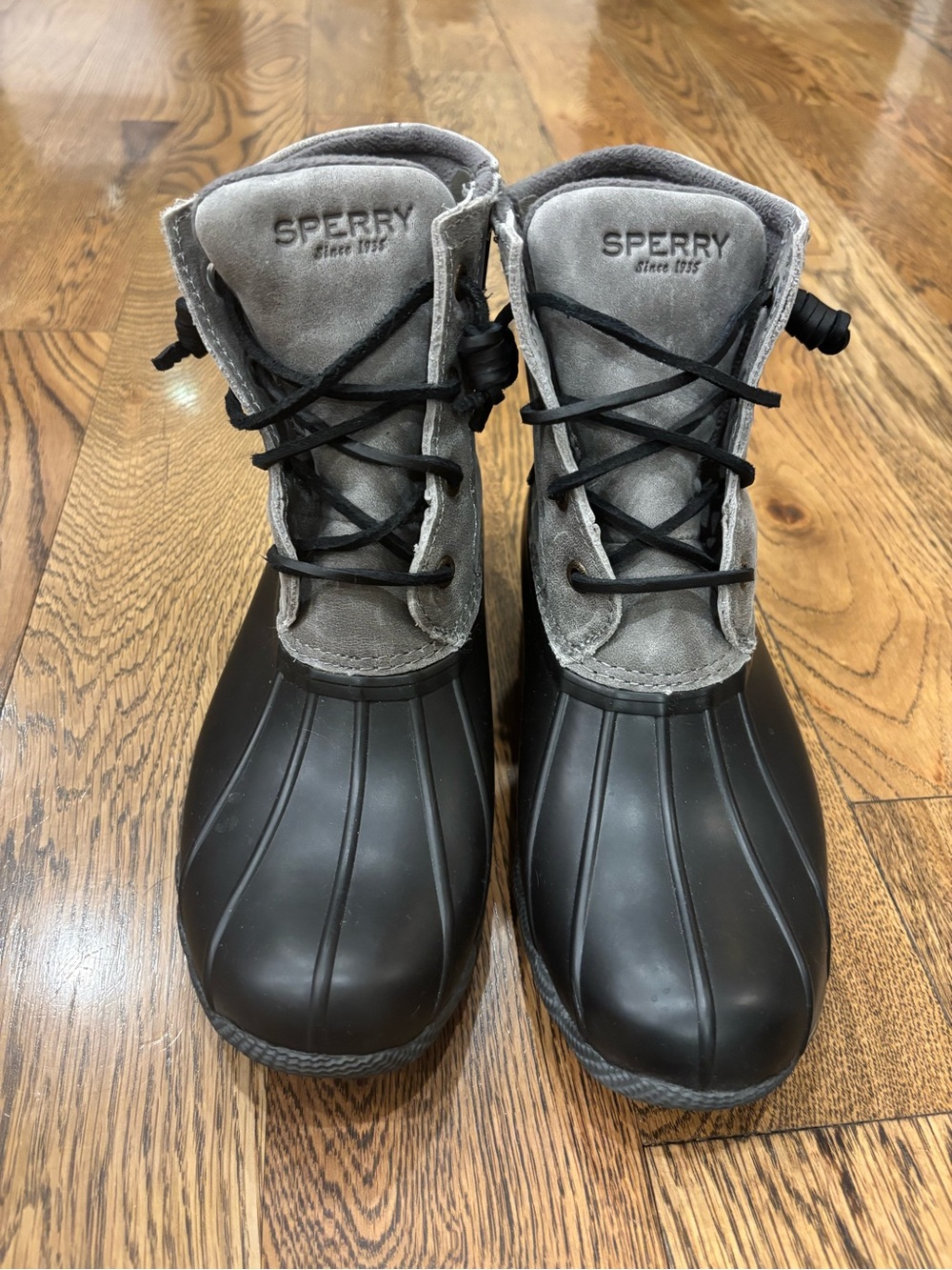 Sperry Women’s Black and Gray Saltwater Core Waterproof Duck Boots 8
